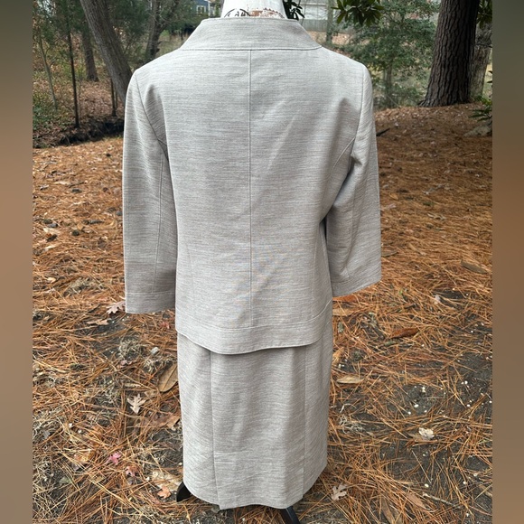 Lafayette 148 Wool Blend Taupe Blazer Skirt Suit Set Size 8 Career Boardroom - Picture 4 of 17